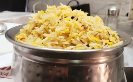 Hotel Pushpak International Отели рядом с достопримечательностью «Индиан Музеум»