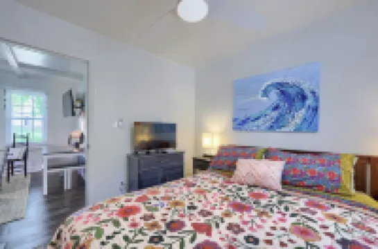 Waterfront cottage in historic Charlestown, Maryland Hotels in North East