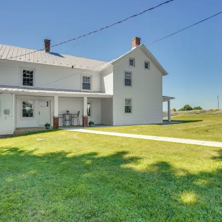 Historic Jefferson Farmhouse - Hike, Bike & Raft!