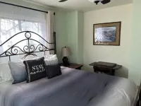 2 min from rt 66- hot tub-firepit-bocceball-bbq