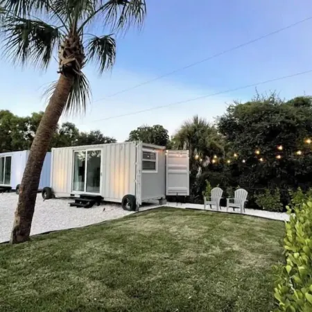 Containing Luxury in Jensen Beach-Sandollar