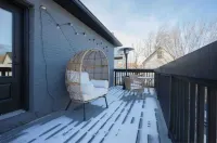 Private 2 Level Apartment with Hot Tub in Tremont