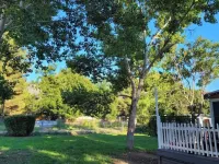 DE-stress in this quiet, serene cottage. Mountains, Horses, Verde River, Peace. Fossil Creek Wilderness附近的飯店