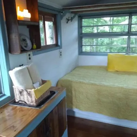 "Nomad" tiny home on 11 acre park-like farm