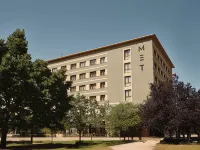 Met Pamplona Hotels near Tramontana