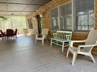 3 Bedroom, 2 Bath Secluded Old Forge Log Cabin