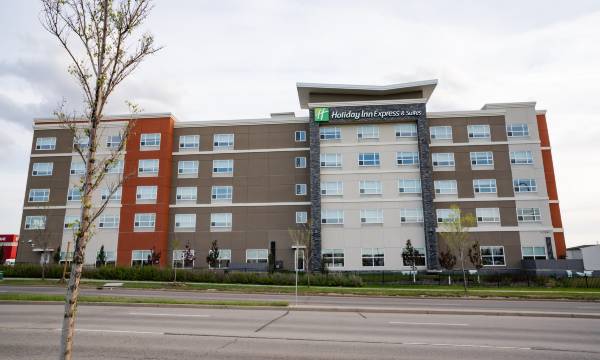 Holiday Inn Express & Suites Edmonton SW – Windermere by IHG
