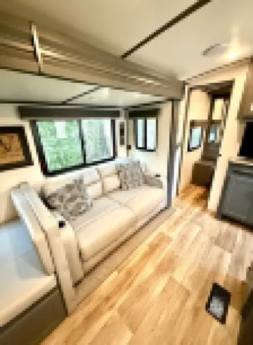 Camper in Zephyrhills with Wi-Fi 澤弗希爾斯酒店