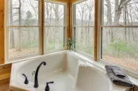 Modern Nellysford Getaway on 40 Private Acres! Hotels in Rockfish