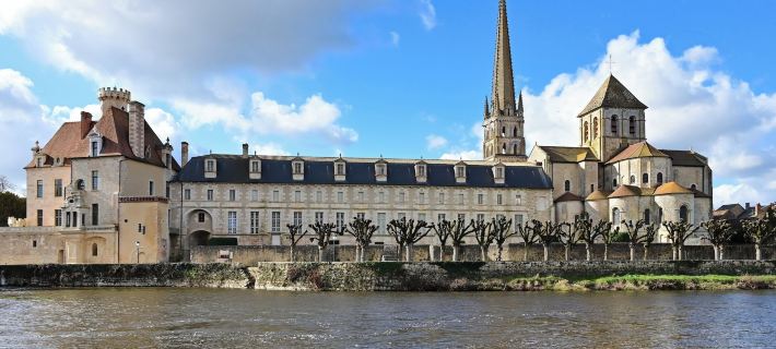 Le logis de l'abbaye de Saint Savin Hotels in Vienne