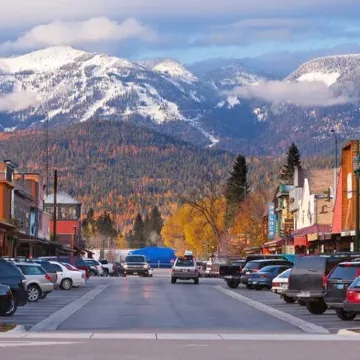 Downtown family friendly cozy condo- Walk to restaurants