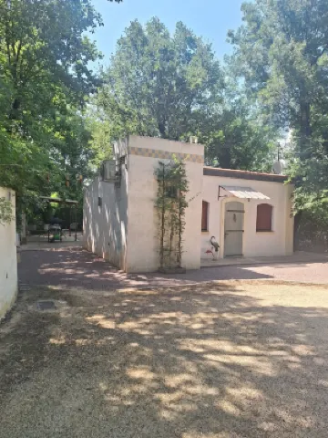 Studio Avec Terrasse et Pergola Dans Propriété Calme et Sécurisée