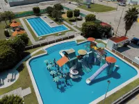 家庭房和水上樂園特拉耶卡克三卧室 - 民宿