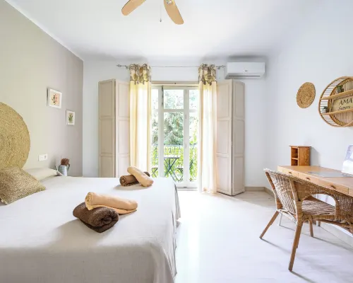 Blue Castle GuestHouse Hotels near Malaga Centro