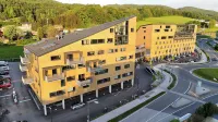 Hotel im Zentrum für Visionen Hotel a 