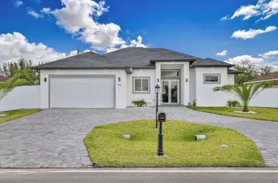 Sun Soaked 4 Bedroom *Heated* Pool Home -BRAND NEW Hotels near Park 1110 Plaza