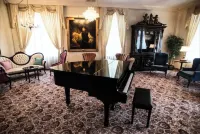 Luxury Suite with Kitchen