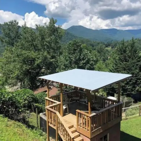 Awesome House in Downtown Sylva! Отели в г. Сильва