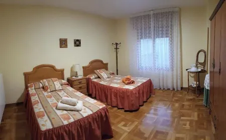 Comfortable stone house, near Pamplona and 100 m from the medieval enclosure Отели в г. Comarca de Tafalla