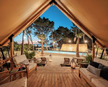 워터맨 비치 빌리지 수페타르 호텔