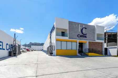 Capital Hotel Saltillo Отели рядом с достопримечательностью «Casa Tiyahui»
