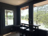 Lakeview Lounge Group-friendly Near Hefner LW Hotels in Warr Acres