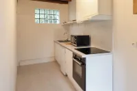 F1 city center, quiet, charming, wifi