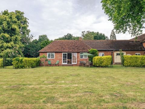 Idyllic Countryside Cottage in Worcestershire