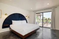 Quinta Blue by Avantstay Pool & Puttin Green, on the Golf Course! Hotels near Trader Joe's