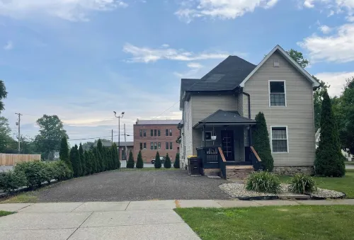 Beautiful Downtown 3bd apartment close to all the good stuff! Hôtels à : Comte de Gratiot