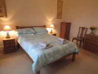 Auld Schoolhouse Sleeps 8 (3 Bedroom)