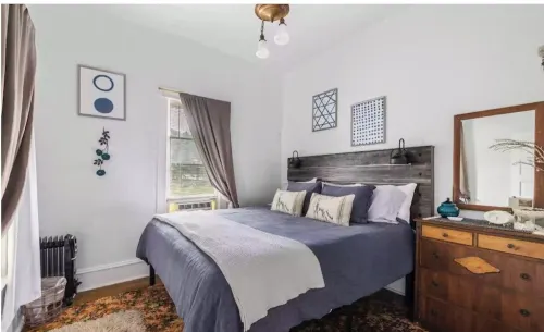 Charming, cozy, vintage house located in the historic Silver Valley.