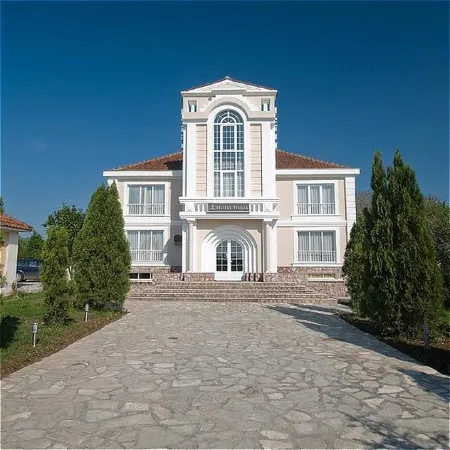 Philia Hotel Отели рядом с достопримечательностью «Собор Воскресения Христова»