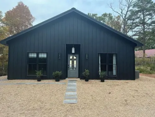 The Lark Haus: Luxury Home with stunning lake view