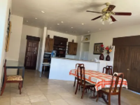 Charming 1-bedroom guest in serene Gold Canyon with WiFi Spacious Guest House