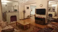 Cozy 2-bedroom apartment in pleasant Mohandesin with WiFi, AC Hotels in Qesm Boulaq Ad Dakrour