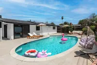 Spacious 4Br Home w/ Fireplace, Game Room, Family Friendly, Near la Attractions