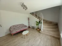 La Villa Sainte-rose: Gîte 3 Chambres Avec Jardin à 5 min de la Cité des Loisirs