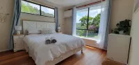 Family retreat close to beach, 2 min to dog park. Hotels in Tugun