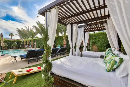 Heated Pool and Fire Pit - Stunning Luxury Retreat