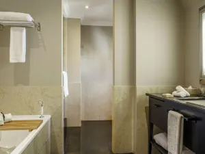 카사 루시아, 멜리아 컬렉션 멤버