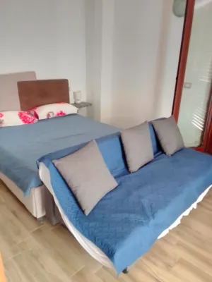 Studio apartment with side balcony with sea view