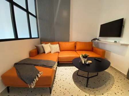 Central Batroun Guest House Отели в г. Batroun