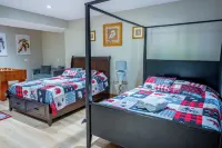 Charming 5-bedroom Lake Log cabin in marvelous Lanesville