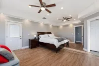 Large Property with Hot Tubs and Swimming Pool