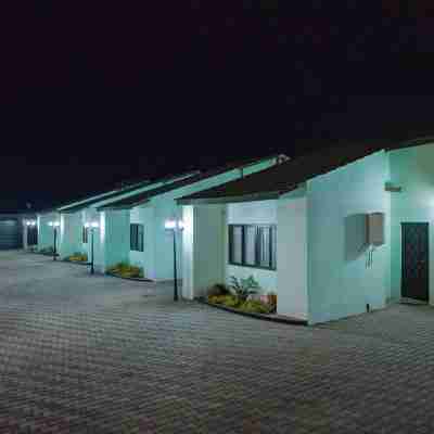 F2 - Pool, Inverter, Gym, Pavilion, Wifi, Perfect for Kids - Ibex Meanwood! Hotel Exterior