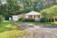 Pet-Friendly Norfolk Retreat ~ 7 Mi to Beach! - 3-نجوم