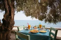 Giannis Seafront Studios II & Breakfast