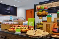 Hampton Inn Santa Fe South - breakfast