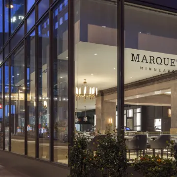 The Marquette Hotel, Curio Collection by Hilton